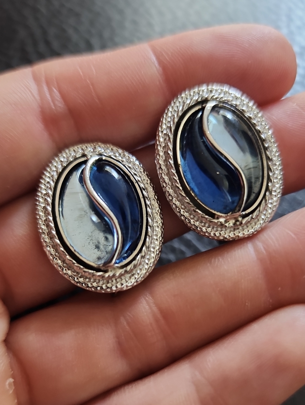 Vintage Emmons Silver Blue Glass Oval Clip Earrings